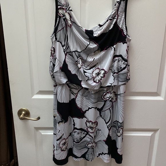 F womens White House Black Market lined stretch sleeveless regular size dress L - Picture 2 of 3